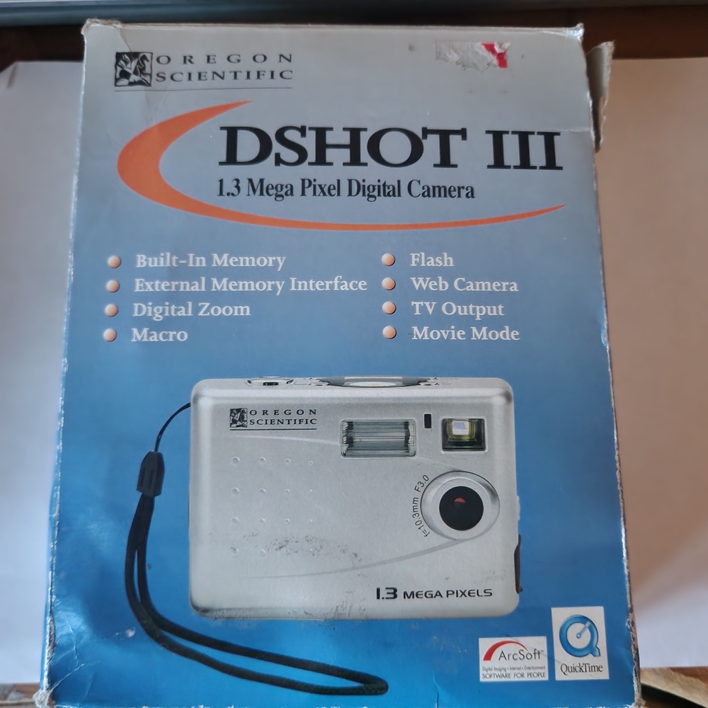 DSHOT III 1.3 Mega Pixel Digital Camera - Silver